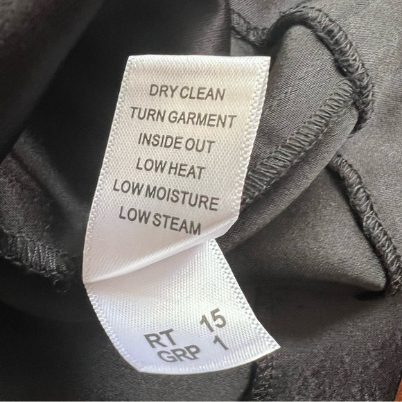 ST. JOHN Designer Mini Dress Asymmetrical Silk Navy Black Sleeveless Size 10 - Picture 11 of 13